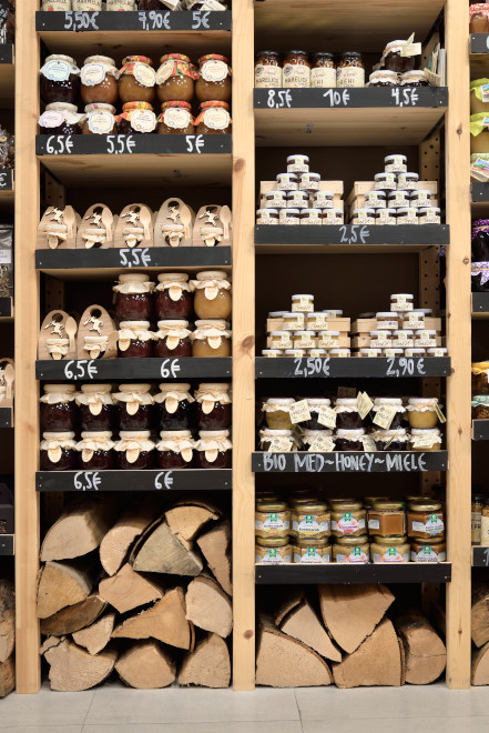 2 shops